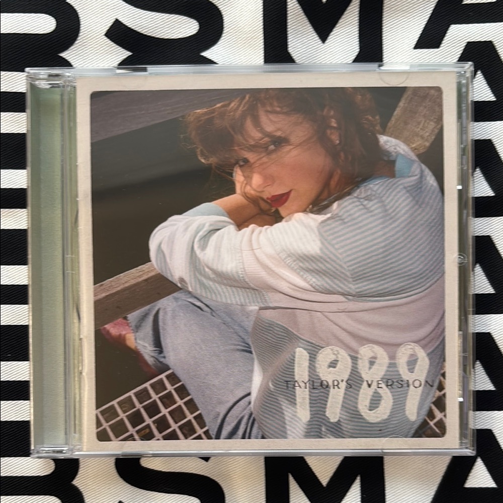 Taylor Swift 1989 (Taylor's Version) CD - Blue and White